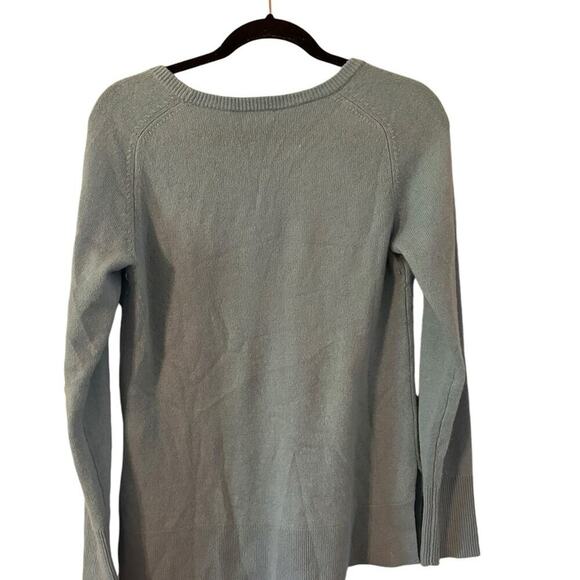 Halogen Light Blue Cashmere Crewneck Light Blue‎ Sweater Side Slits Size Small - Picture 2 of 4